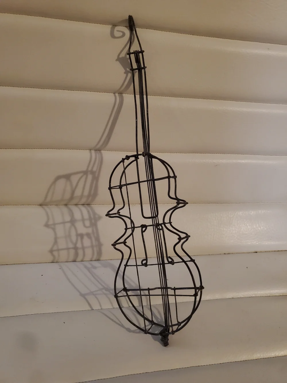 Vintage Wire Violin Wall Decor in Black